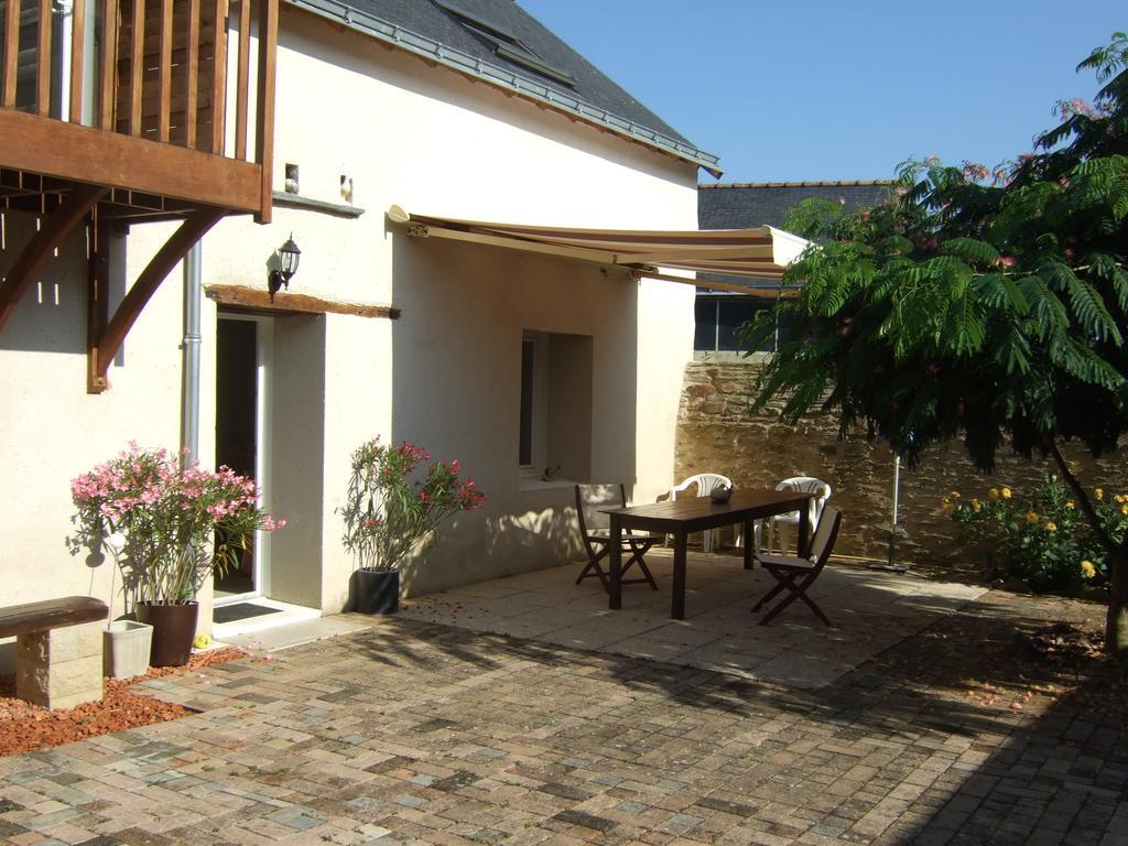 Les Escargots Bed & Breakfast Vauchretien Exterior photo