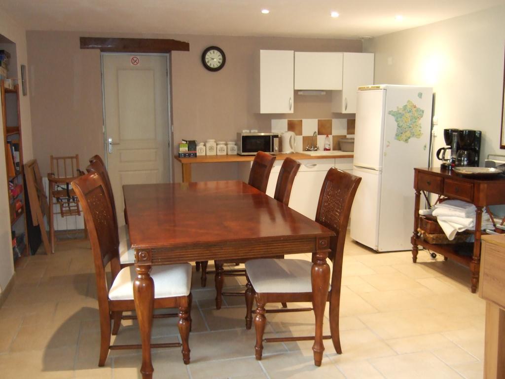 Les Escargots Bed & Breakfast Vauchretien Exterior photo